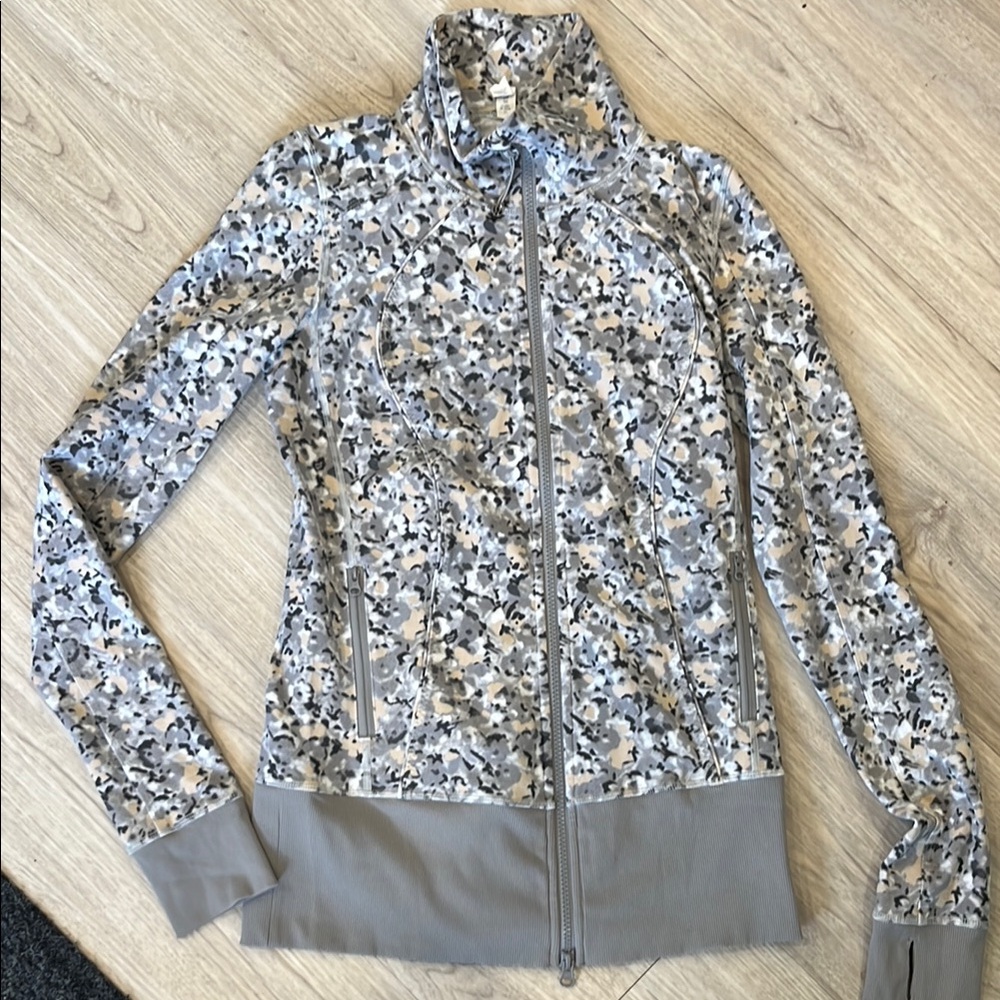 Lululemon Gray Patterned Jacket